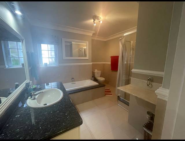 3 BEDROOM TOWNHOUSE RENTED IN HILLCREST CENTRAL